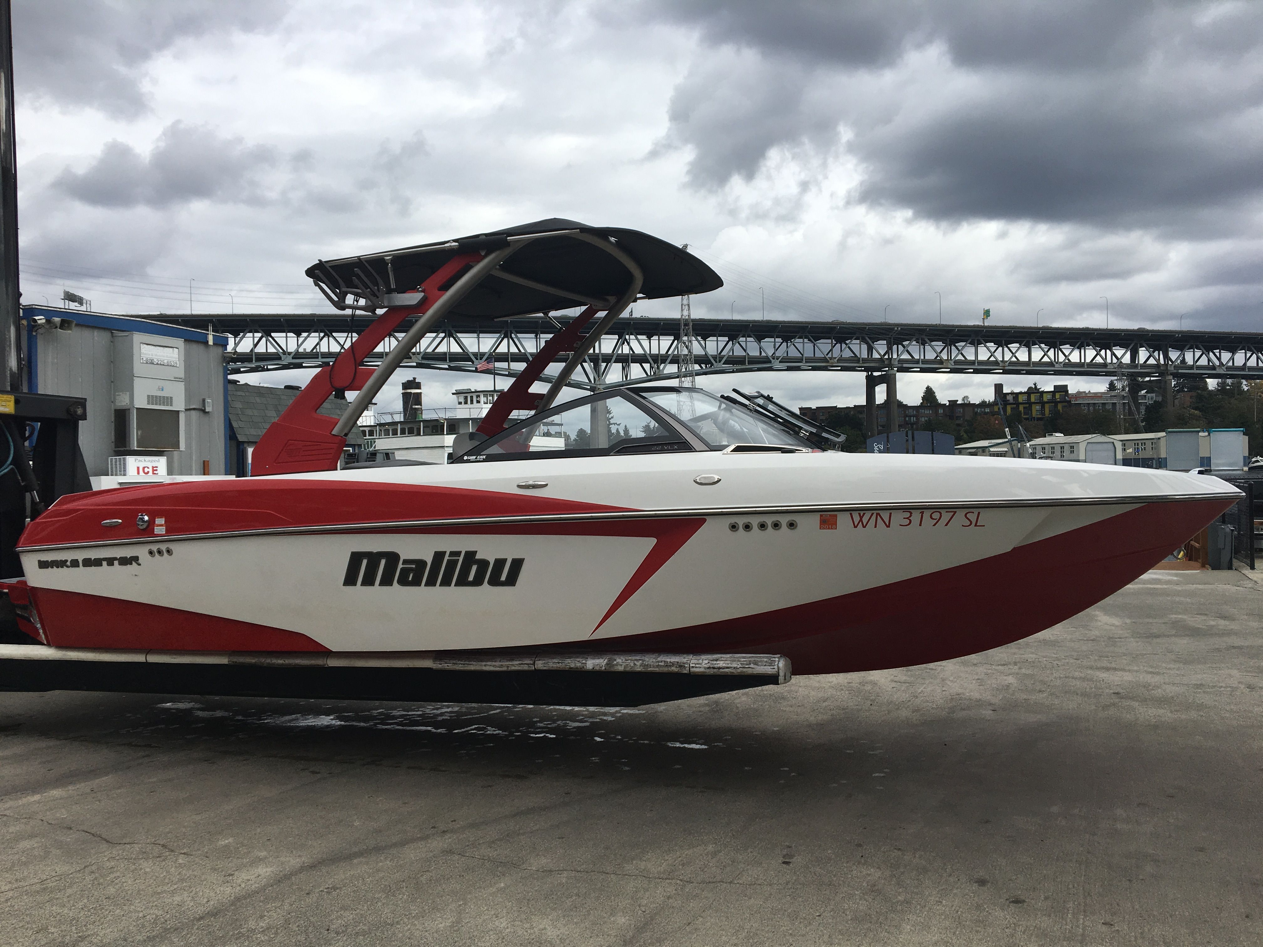 2017 Malibu Wakesetter 22 VLX