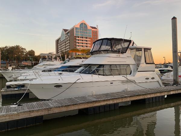 1999 Carver 356 Aft Cabin Motor Yacht