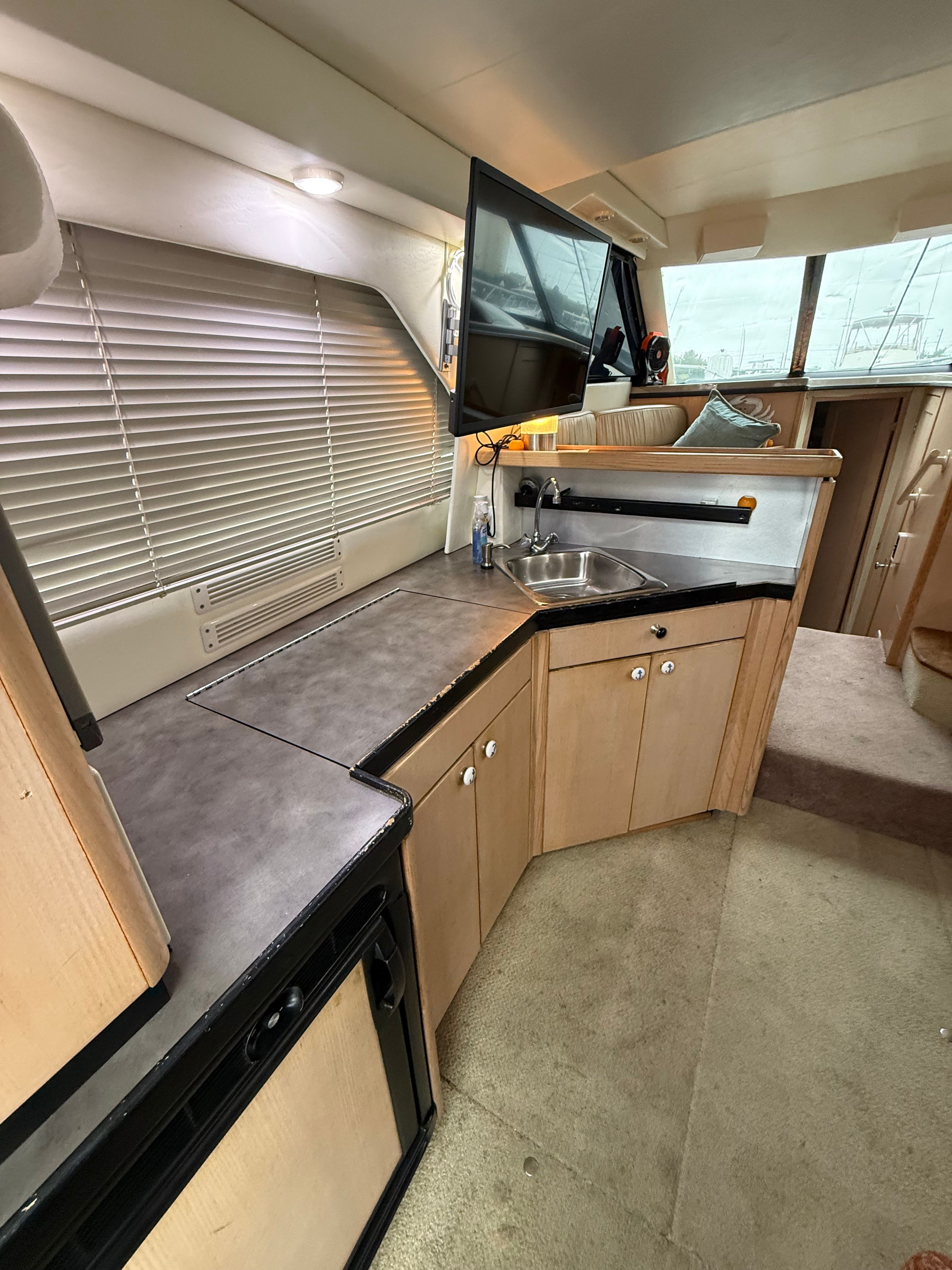 1997 Bayliner AVANTI COMMAND BRIDGE