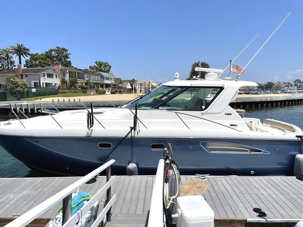 2004 Tiara Yachts 3600 Sovran