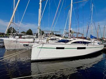2023 RM Yachts 10.70+