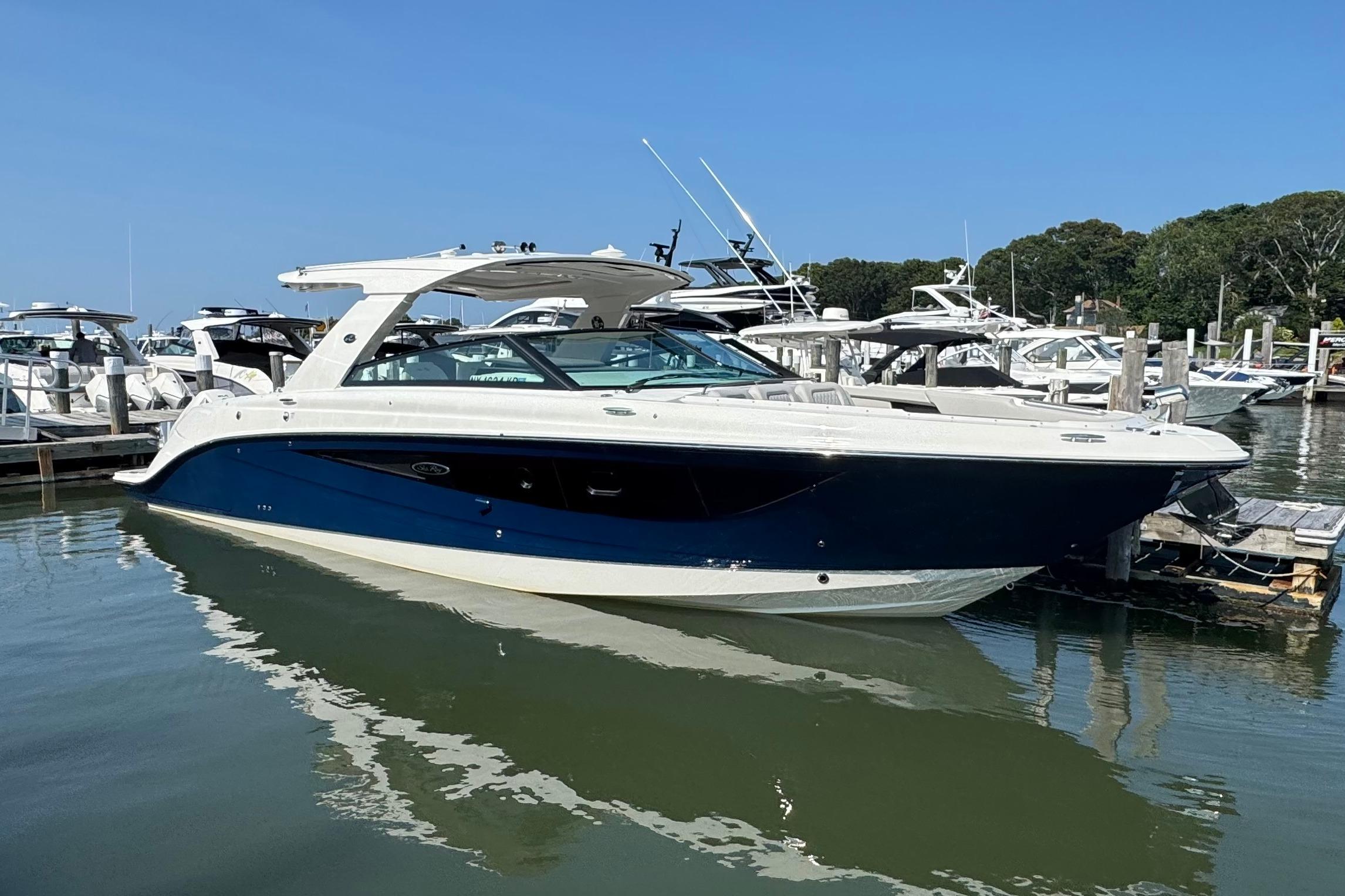 2023 Sea Ray SLX 400 Outboard