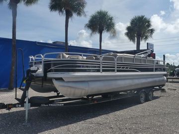 2020 Sun Tracker Fishin' Barge 24 DLX