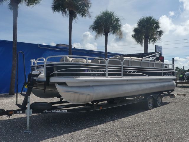 2020 Sun Tracker Fishin' Barge 24 DLX