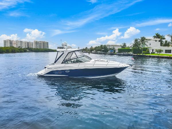2021 Monterey 335 Sport Yacht