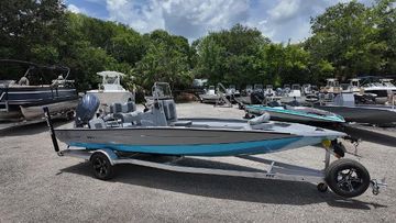 2026 Xpress H22B Bay