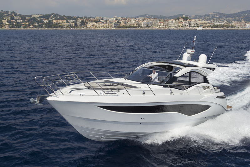 Galeon 485 HTS Bow View