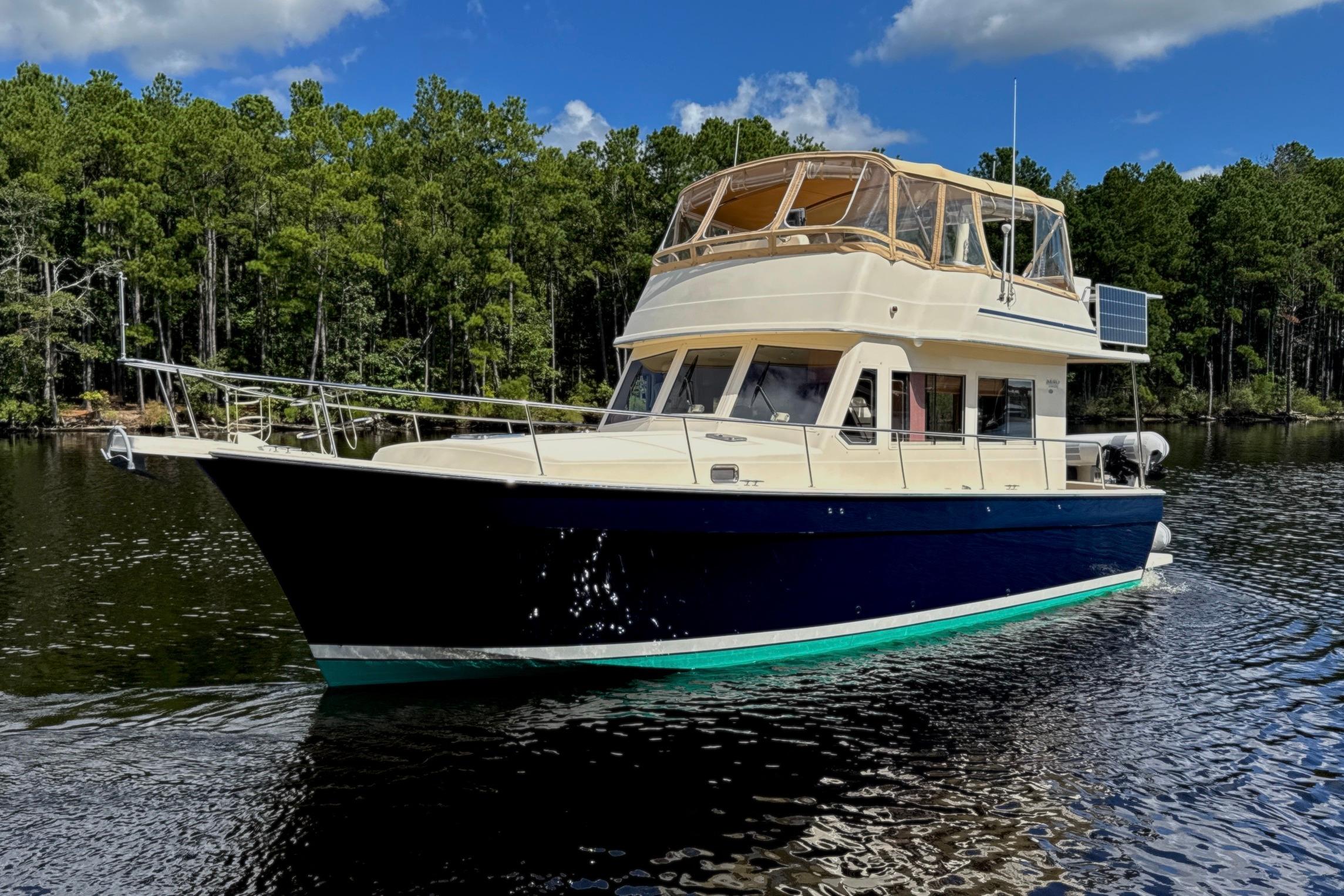 2007 Mainship 430 Trawler