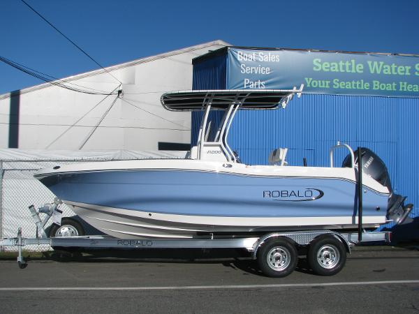 Robalo R200 Center Console 2025 Robalo R200 Center Console boat on trailer, parked outside Seattle Water Sports.