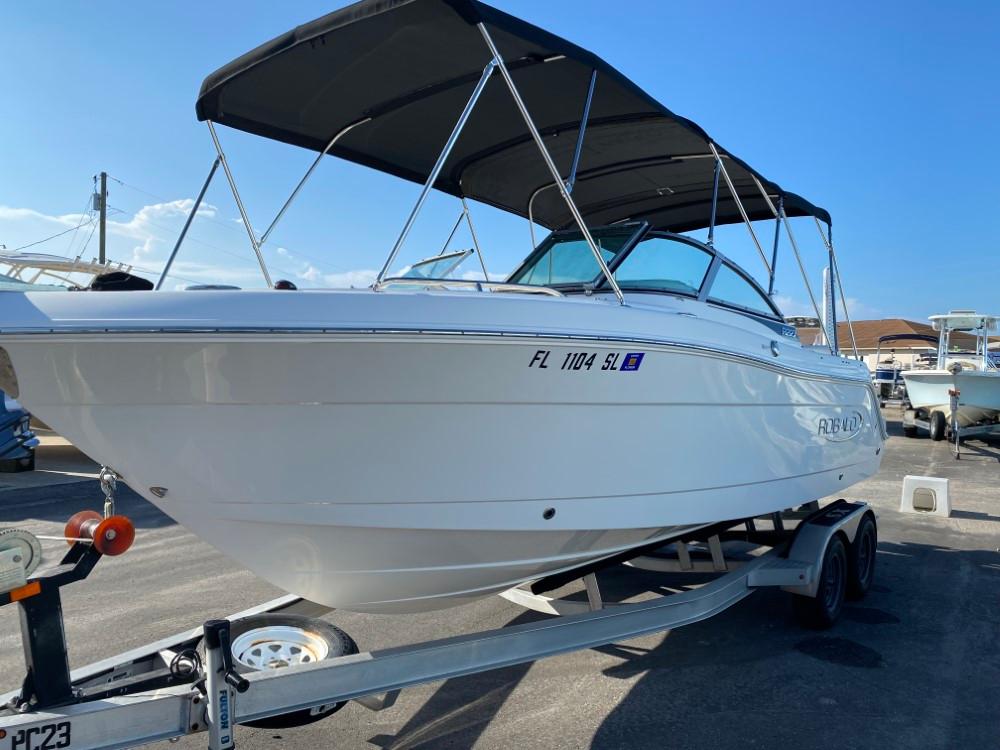 2019 Robalo R227 Dual Console