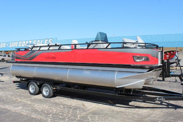 2025 Avalon Venture 85 Center Console Fish 23 FT