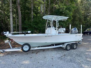 2021 Sportsman Masters 227 Bay Boat