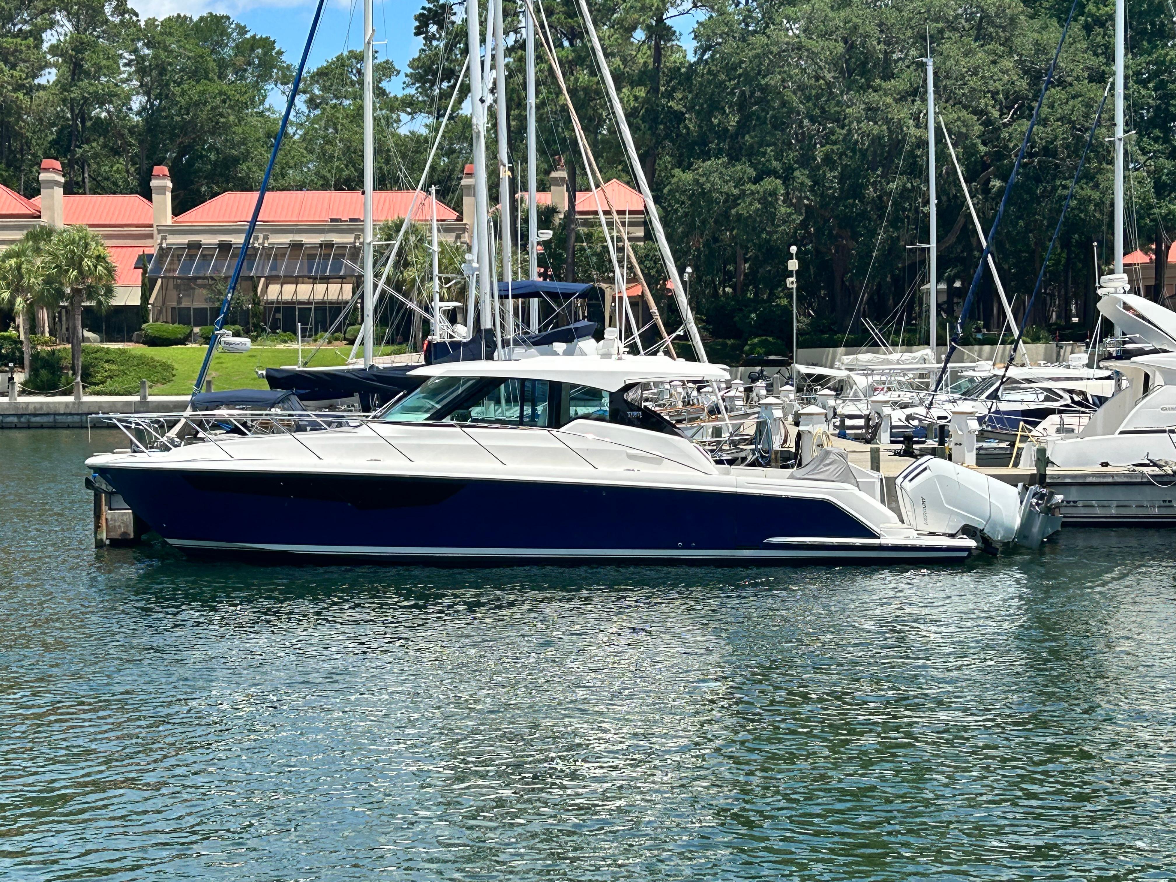 2023 Tiara Yachts 43 LE