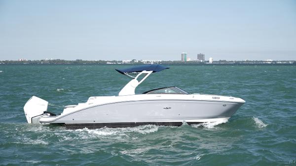 2020 Sea Ray SDX 270 Outboard