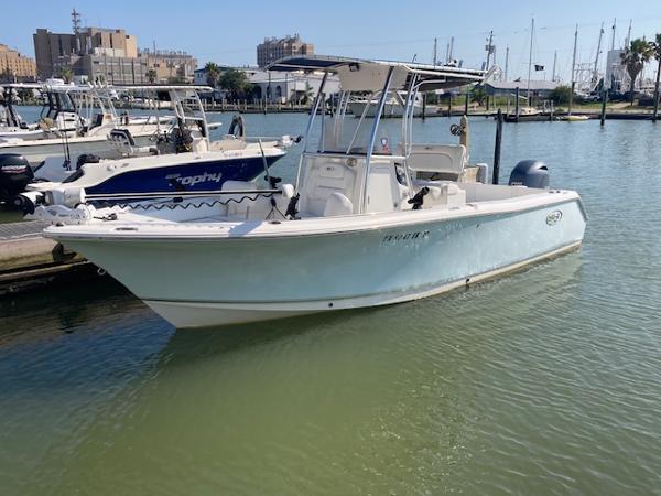 2017 Sea Hunt Ultra 234