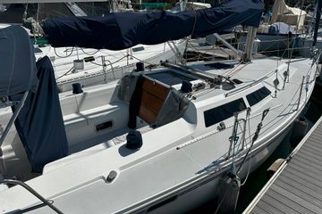 1995 Catalina 320
