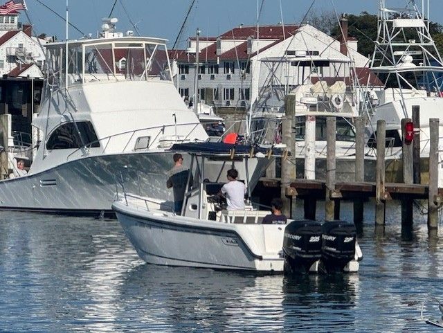 1998 Boston Whaler 26 Outrage