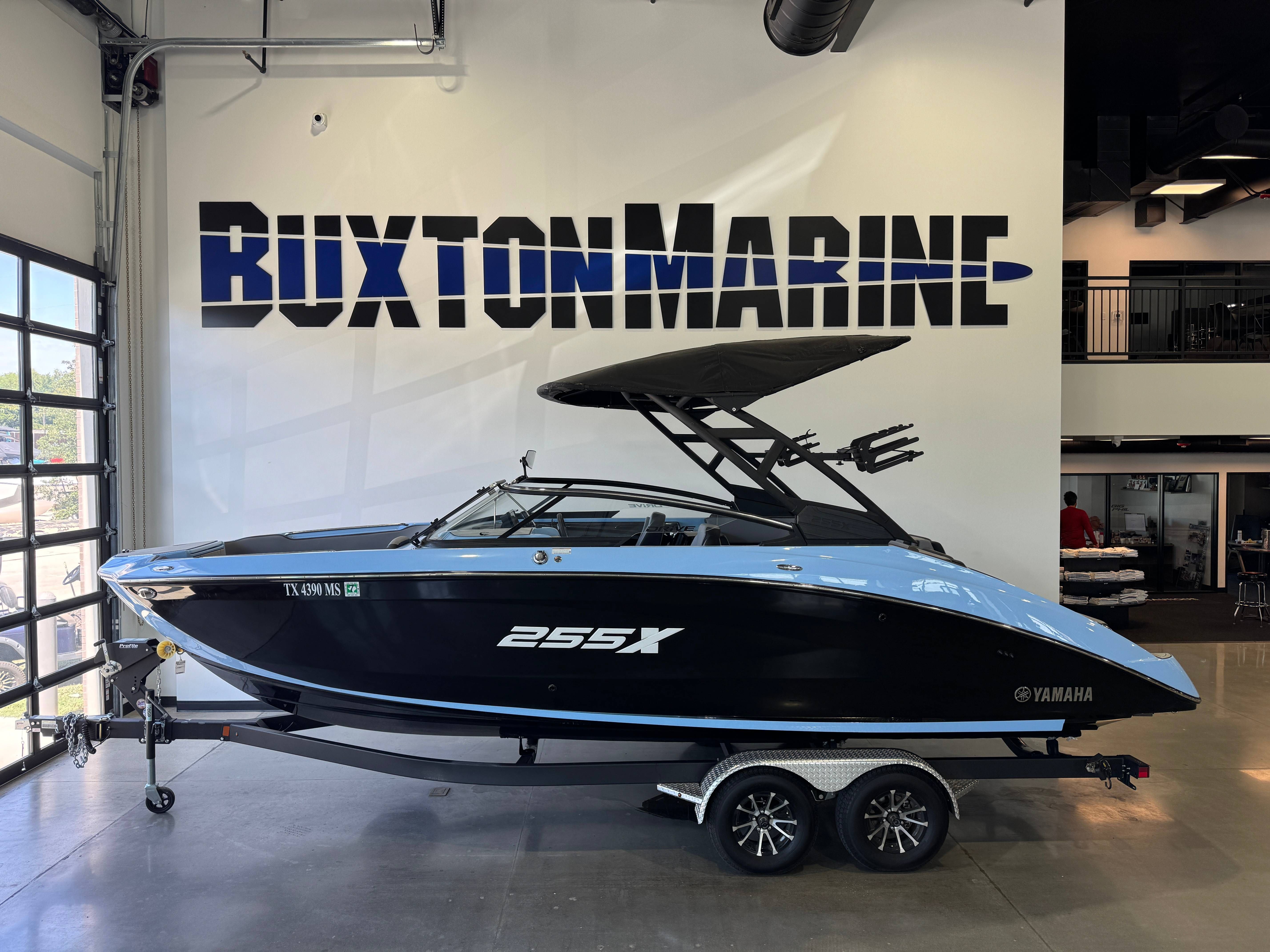 2025 Yamaha Boats 255 XD