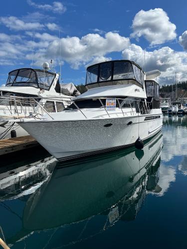 1990 Ocean Alexander AFT Cabin