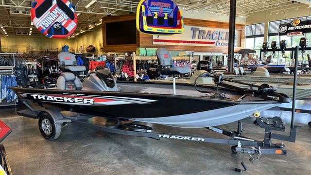 2026 Tracker PT 190TX