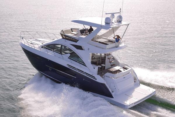 Cruisers Yachts 54 Fly