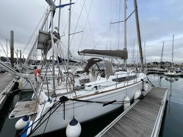 2012 Jeanneau Sun Odyssey 379