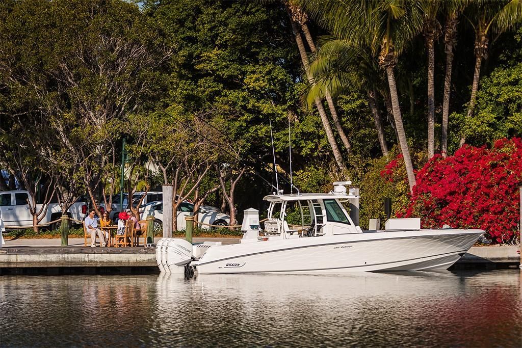 2022 Boston Whaler 350 Outrage