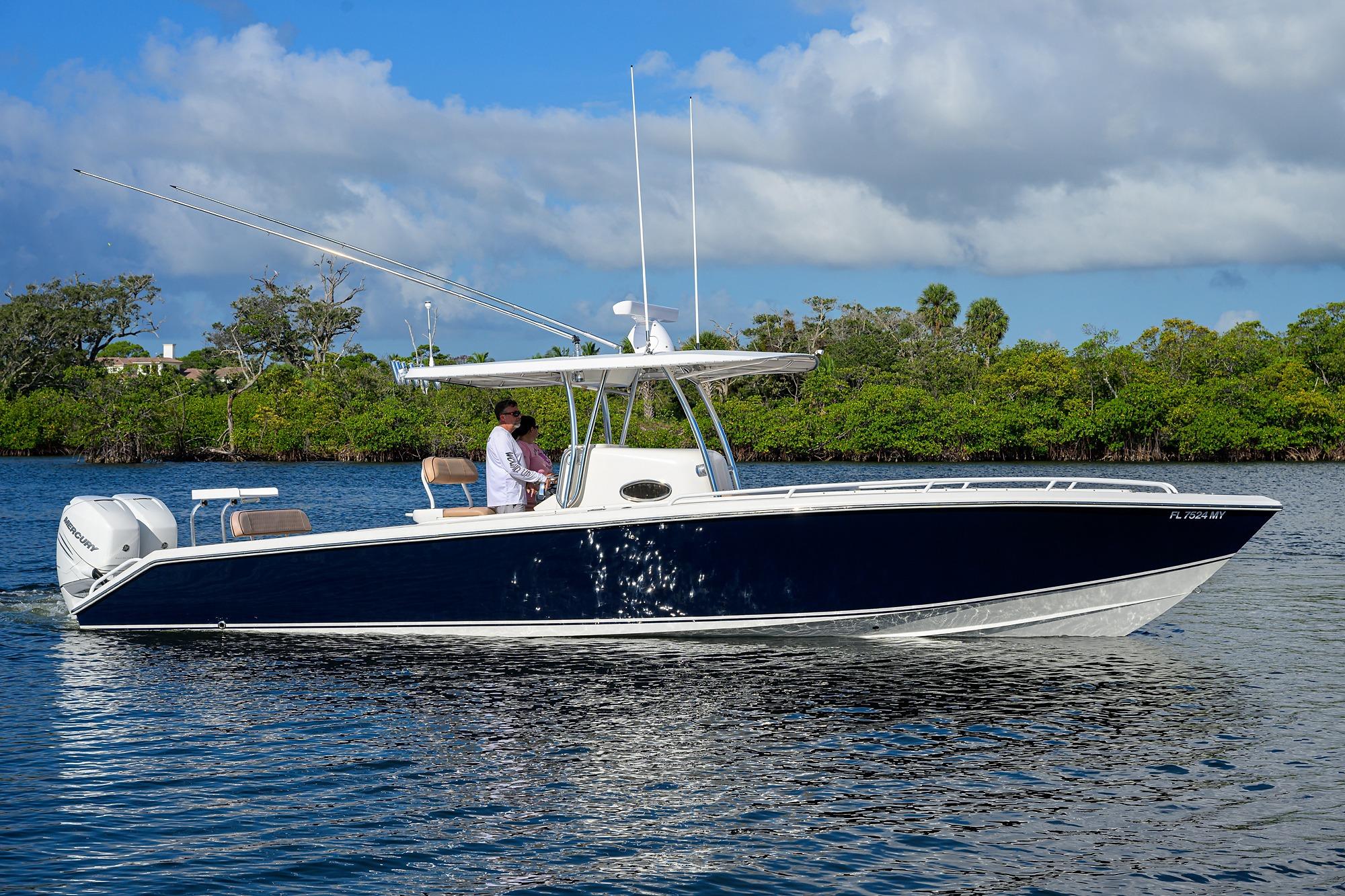 2005 Venture 34 Center Console