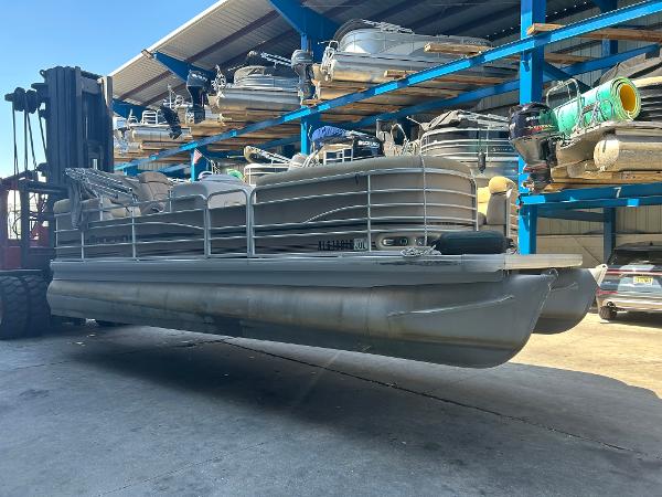 2006 Godfrey Sanpan 2200LE