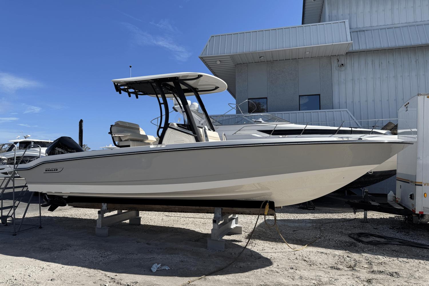 Boston Whaler 220 Dauntless