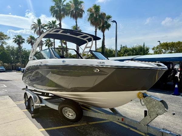 2025 Yamaha Boats 222SD