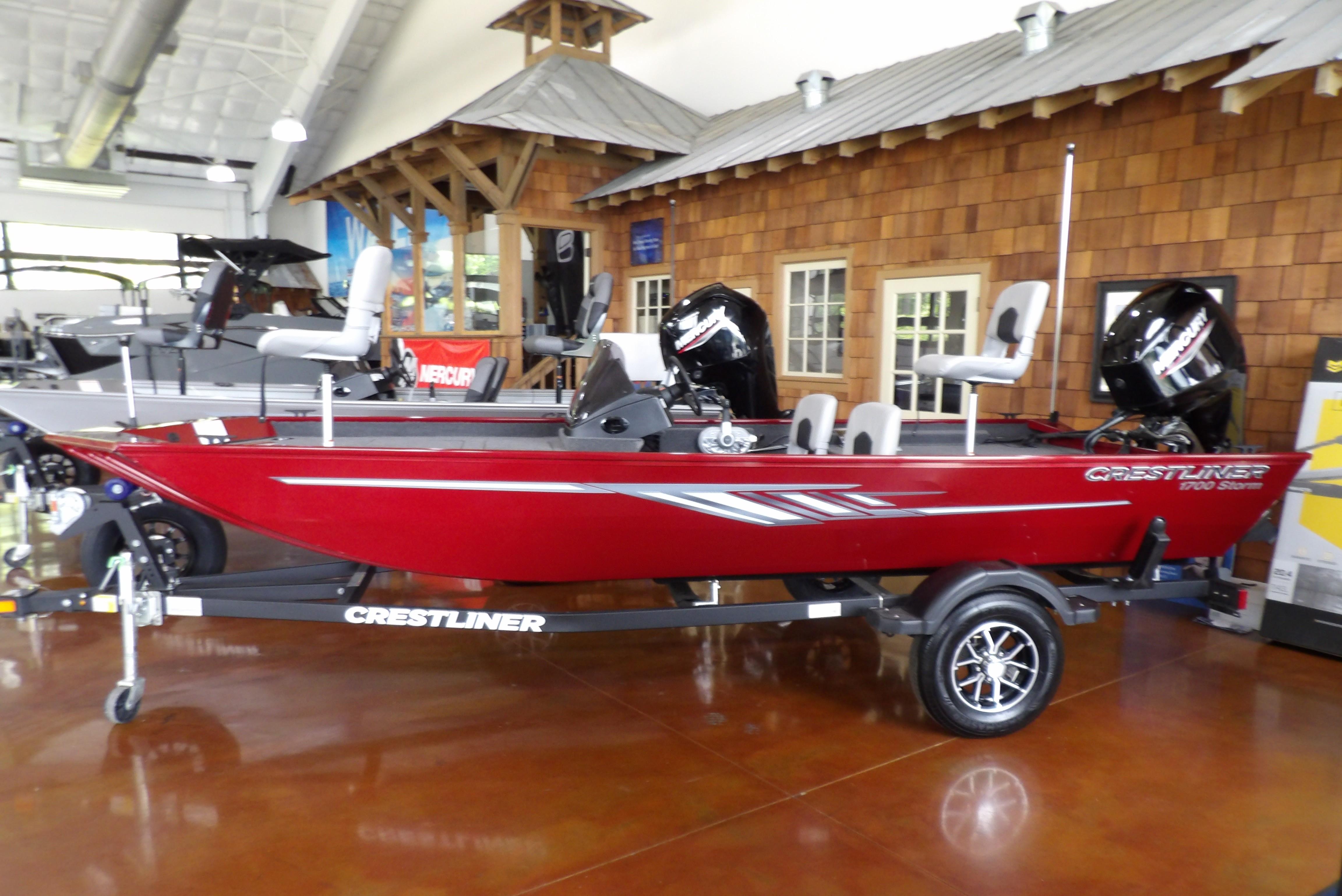 2025 Crestliner Storm 1700