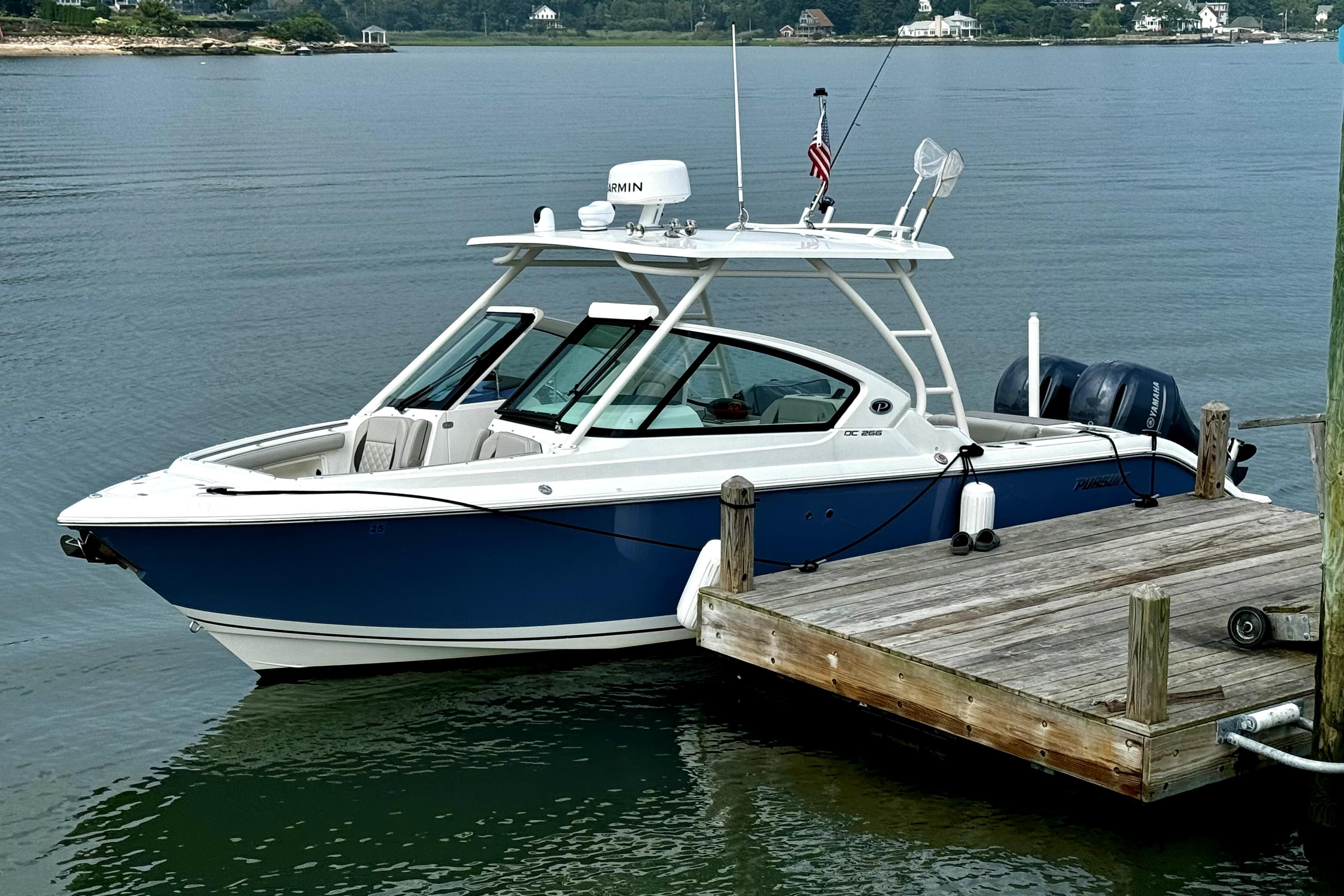 2023 Pursuit DC 266 Dual Console