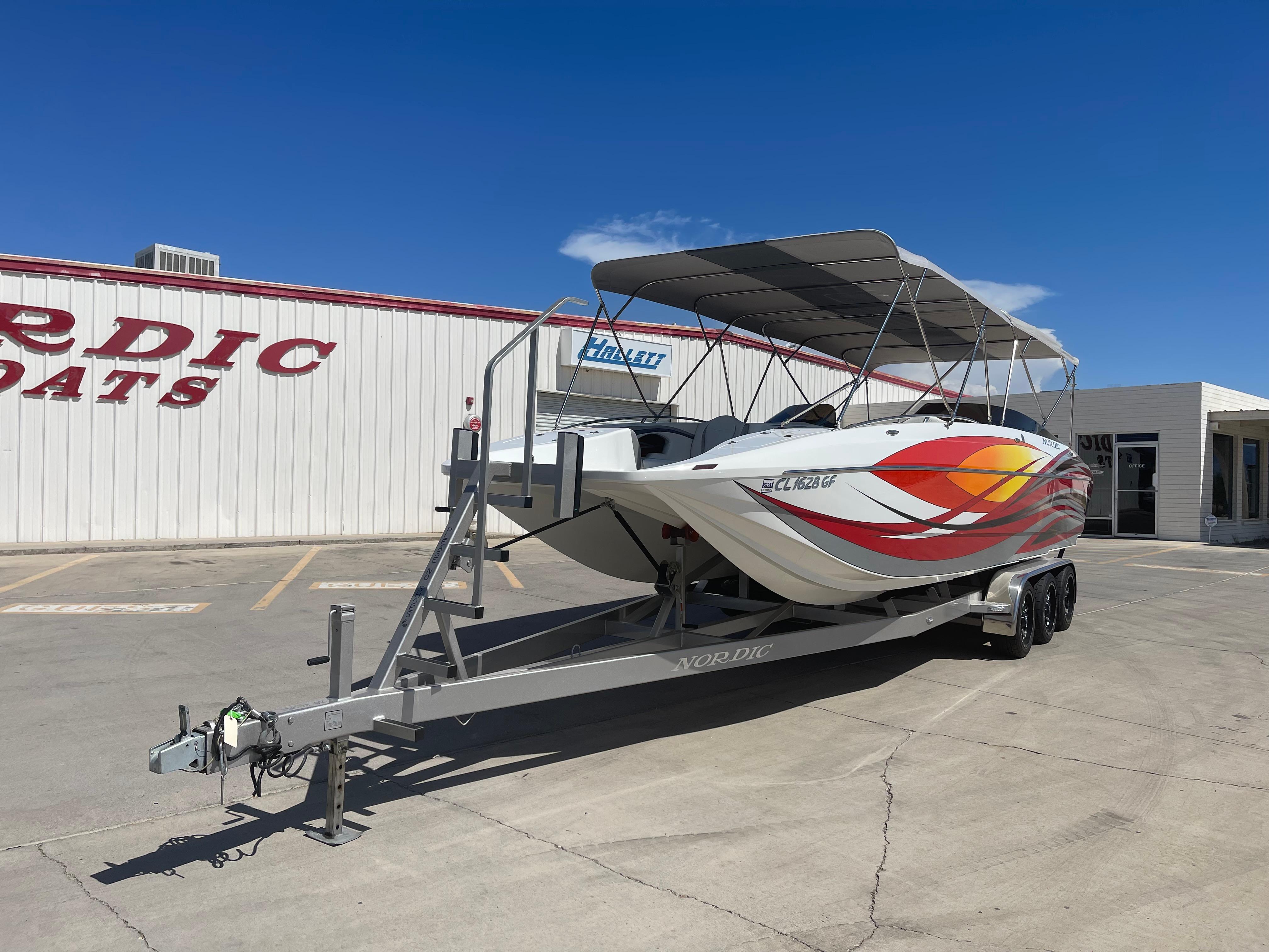 2013 Nordic Powerboats 29 deck