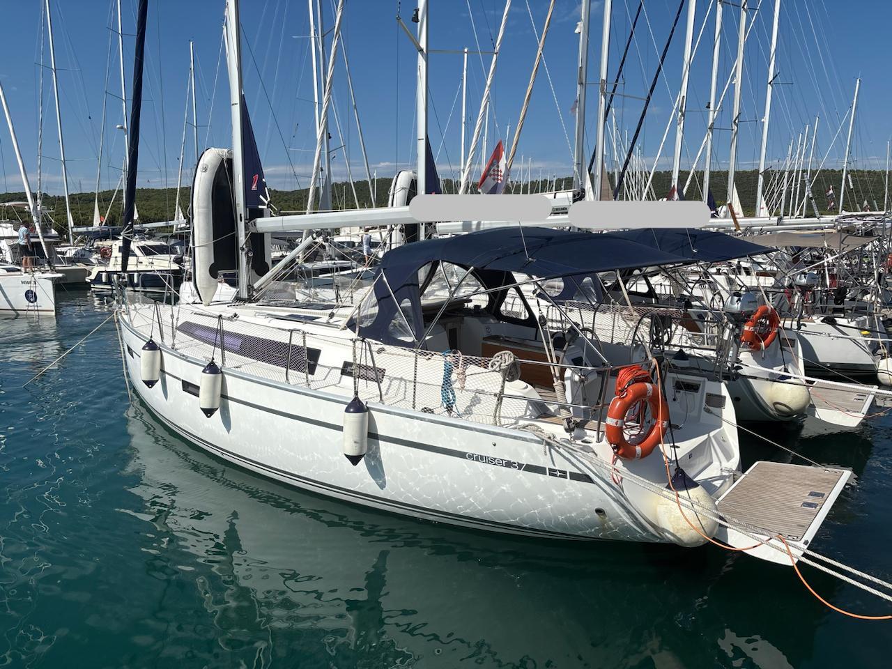 2015 Bavaria Cruiser 37