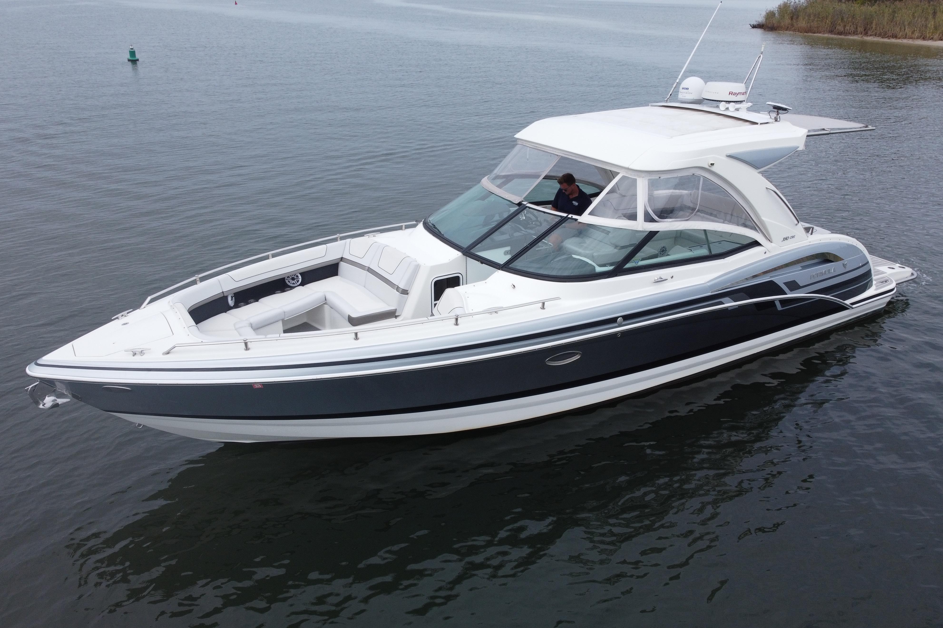 2020 Formula 350 Crossover Bowrider