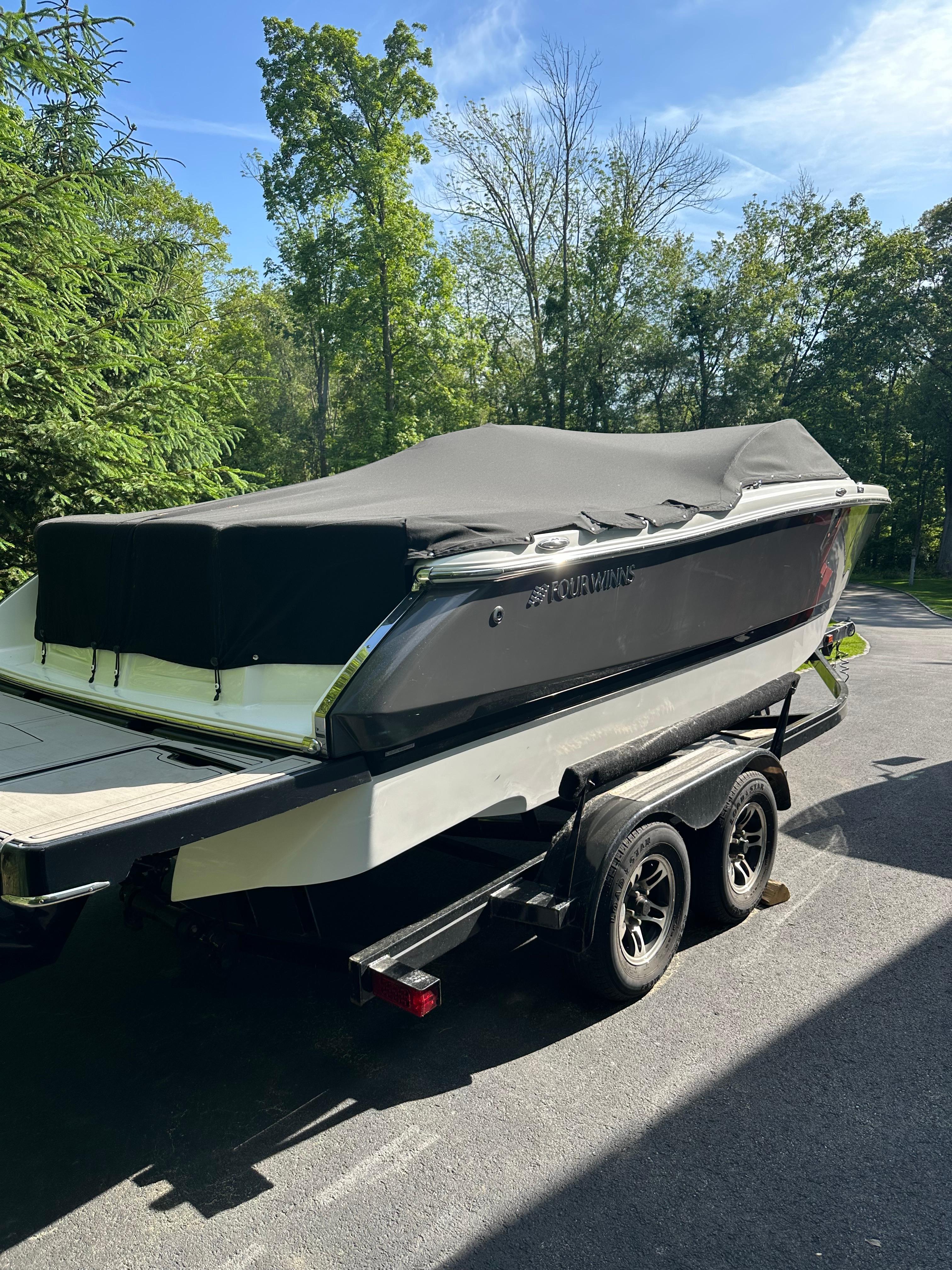 2022 Four Winns H230