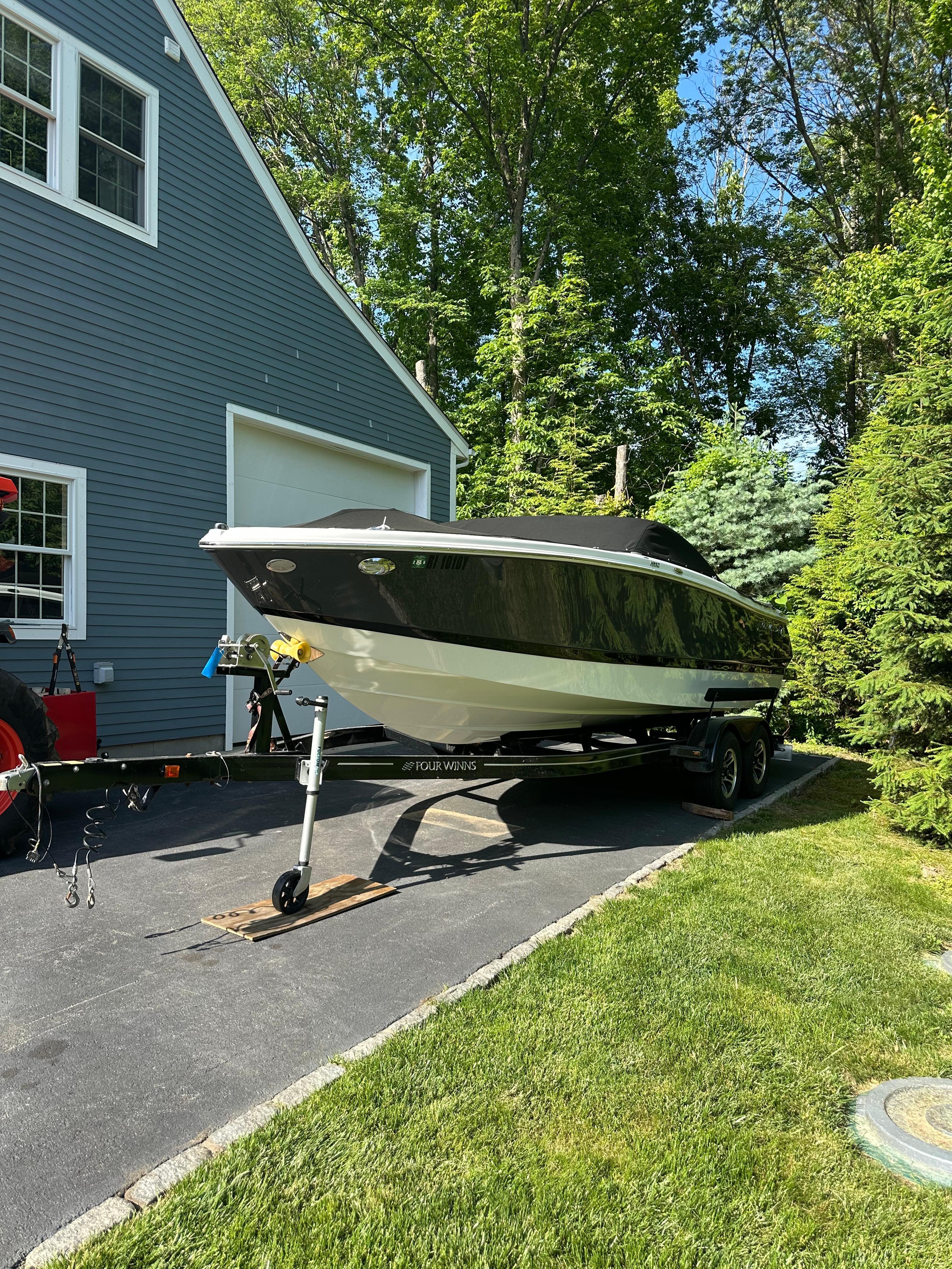 2022 Four Winns H230