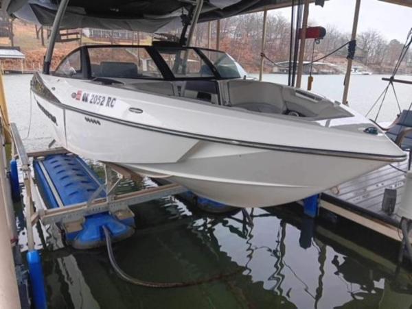 Malibu rc hot sale boat