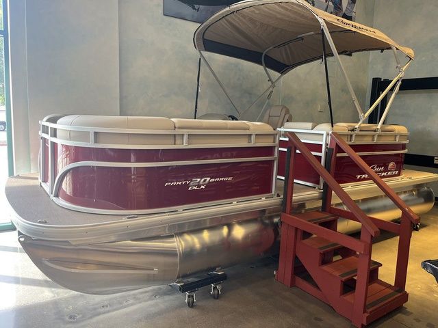 2025 Sun Tracker Party Barge 20 DLX