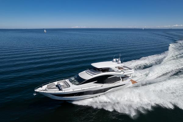 Galeon 800 Fly Portside View