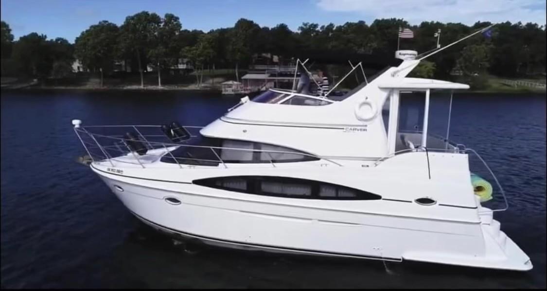 2003 Carver 366 Motor Yacht