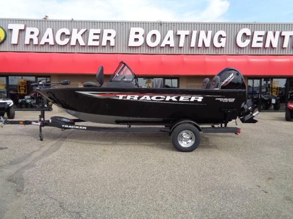 Tracker Pro Guide V-175 Combo 2025 Tracker Pro Guide V-175 Combo boat at Tracker Boating Center.