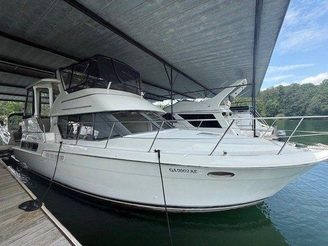 1996 Carver 400 Cockpit Motor Yacht