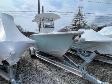2025 Sea Pro 242 Center Console