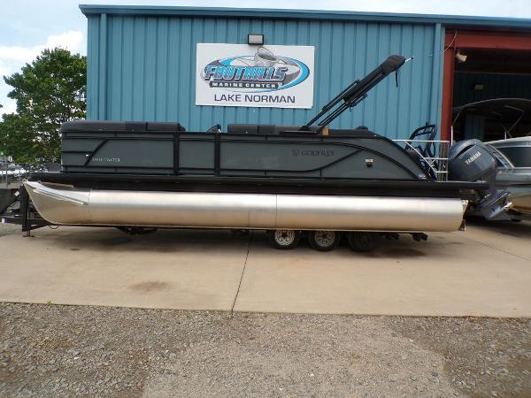 2025 Godfrey Sweetwater 2286 SFL 27" iMPACT Center Tube Package