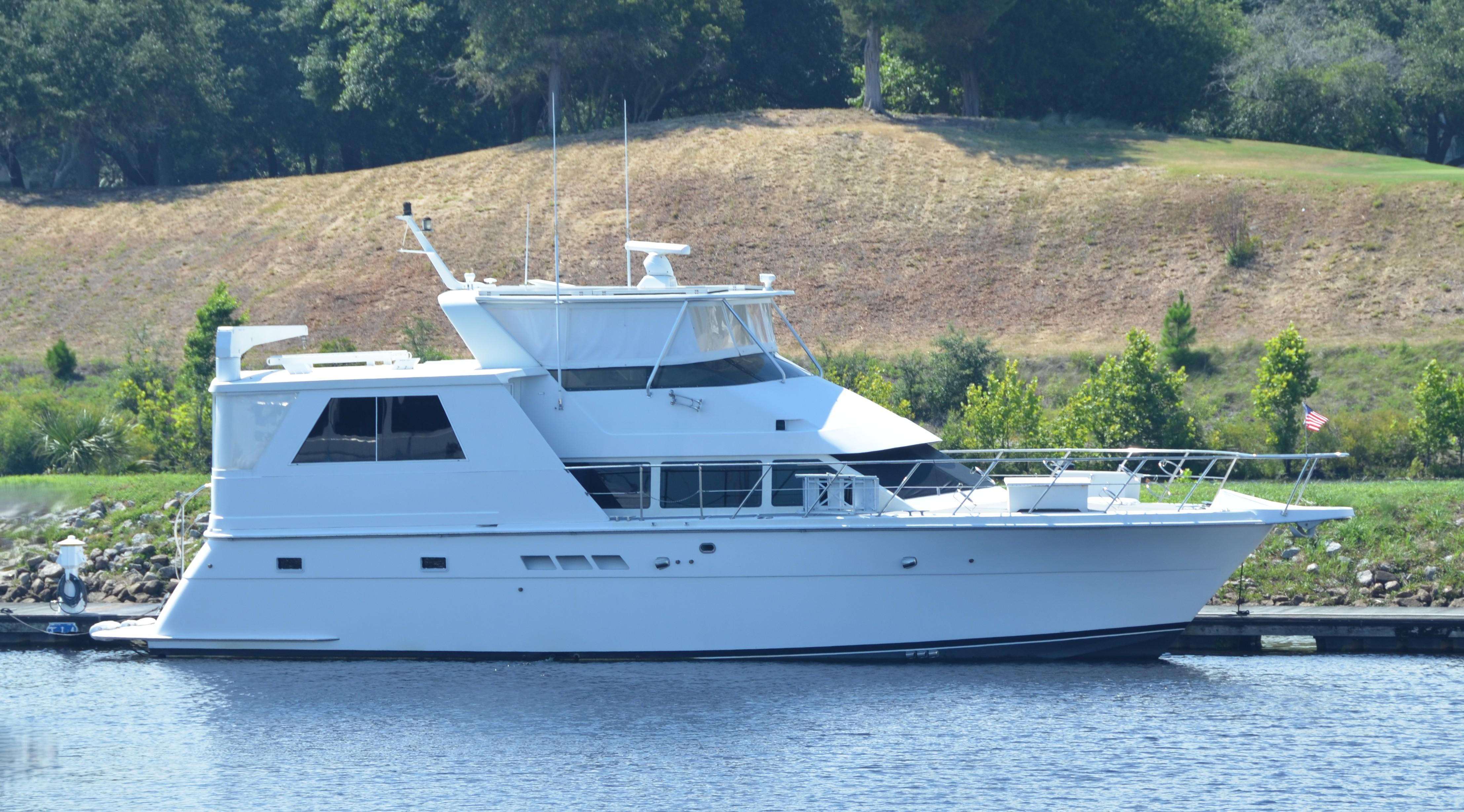 1998 Hatteras 52 Sport Deck Motor Yacht