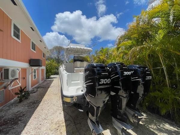 2005 Hydra-Sports 33VX