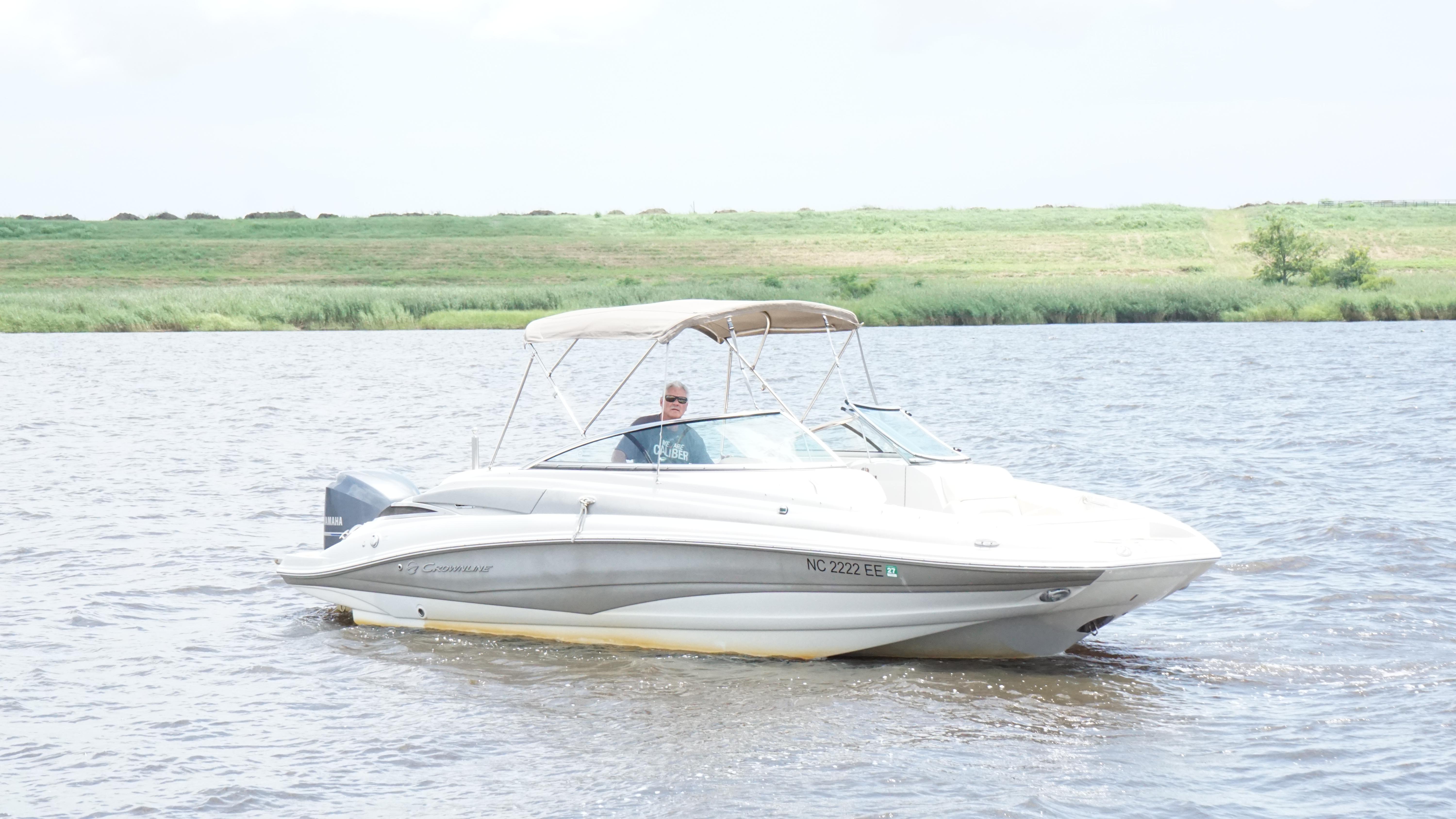 2016 Crownline E4