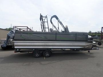 2024 Angler Qwest 8524 Family Fish Pro RA